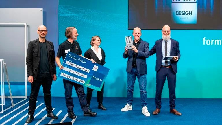 Den Design Award 2024 hat Siemens für das Verbundprojekt 3D-Process erhalten.  Im BMWK-Verbundvorhaben 3D-PROCESS entwickeln Forscher und Ingenieure aus Universitäten, Startup und Industrie digitale Arbeitsabläufe und additiv gefertigte Lösungen, die den Ressourceneinsatz und Energiebedarf reduzieren. (Bild: Formnext)