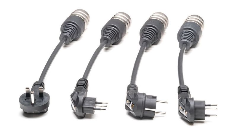 Juice bietet über 30 unterschiedliche Adapter für den Booster an. (Bild: Juice Technology)