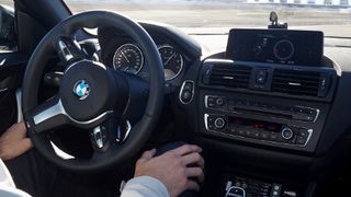 Speziell für das automatisierte Fahren ist die Einführung von 5G in Autos notwendig. Die ersten Pilotprojekte starten 2018. (Foto: BMW)