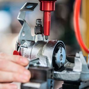 Qualität und Leistungsfähigkeit wiederaufgearbeiteter Bremssättel unterscheiden sich nicht von Neuteilen – dafür sorgen die industriellen Prozesse und das Qualitätsmanagement.(Bild:  ZF Friedrichshafen AG)