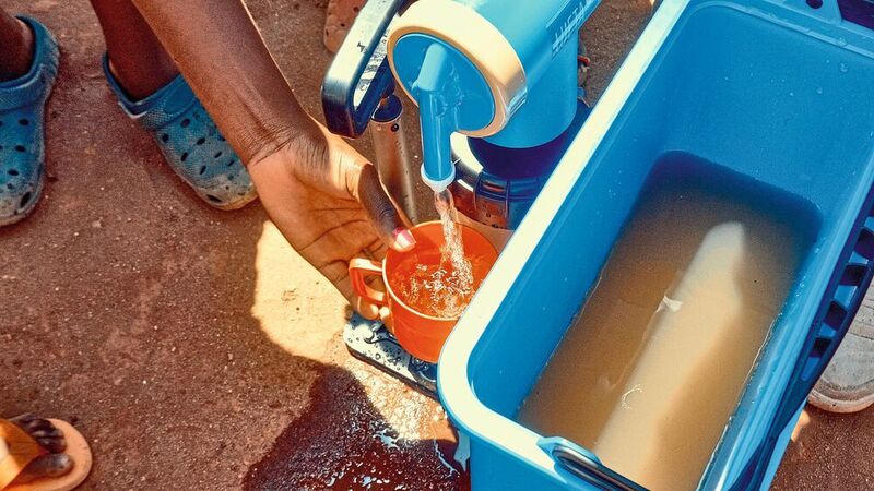 Auch in Malawi in Südostafrika machen Ujeta-Care-Filtersysteme aus kontaminiertem Wasser frisches Trinkwasser.  (Ujeta)