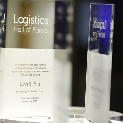 logistics-hall-of-fame-lhof-throphae-1000x563v1 (Bild: LHOF)