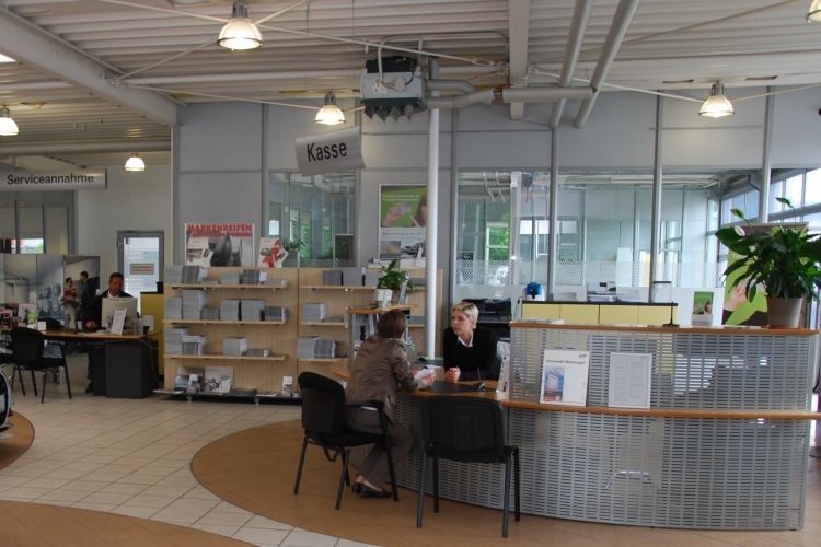 Hell und transparent ist das Kundenzentrum im Audi-Bereich. (Foto: Rubbel)