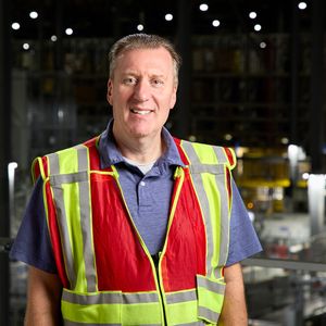 Richard Kearns, Executive Vice President Distribution & Logistics bei AWG: „Witron hat eine hochmoderne automatisierte Anlage geliefert, die alle Anforderungen unserer Mitglieder erfüllt.“ (Bild: AWG)