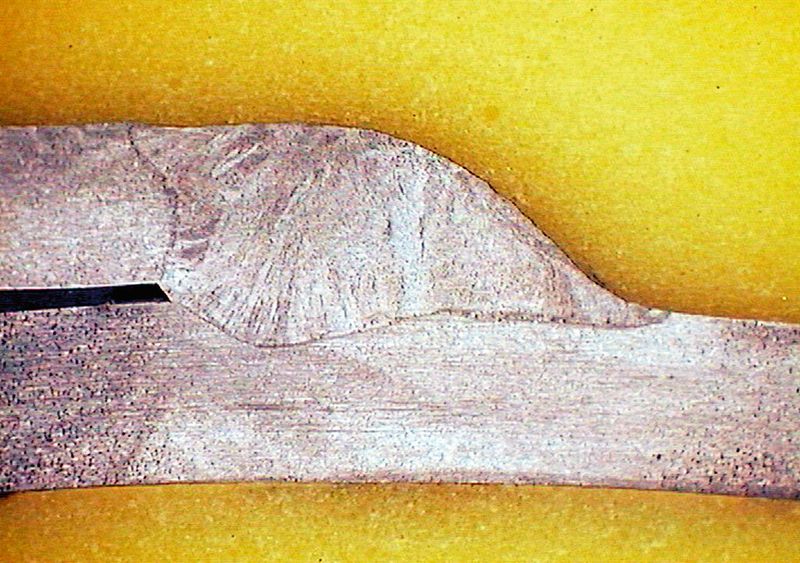 Bild 3: Ein Schnitt der geschweißten Naht zeigt die metallurgisch sehr gute Verbindung der dünnen Bleche. (Bild: SKS)