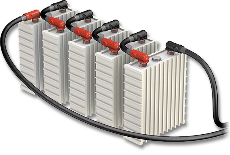 Der Batterie-Steckverbinder BCC für die schnelle und sichere Kontaktierung von Batterie-Packs. (Bild: Multi-Contact)