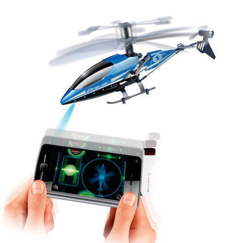 Um den ferngesteuerten Helikopter fürs iPhone und Android Handy via Ihr Smartphone, iPod oder Tablet zu steuern, benötigen Sie neben diesem einmaligen Geschenk lediglich die kostenlos downloadbare Steuerungs-App und schon kann es losgehen. Einfach den iPhone und Android Helikopter per im Lieferumfang enthaltenem USB-Kabel aufladen, die ebenfalls mitgelieferte Steuerungseinheit ans Gerät anbringen und das Smartphone in eine topmoderne Steuerzentrale verwandeln! Bei aufgeladenem Akku (LiPo Akku,3.7 V, 85 mAh) hat der Helikopter eine Flugzeit von sechs Minuten. (Bild: www.geschenkidee.de)