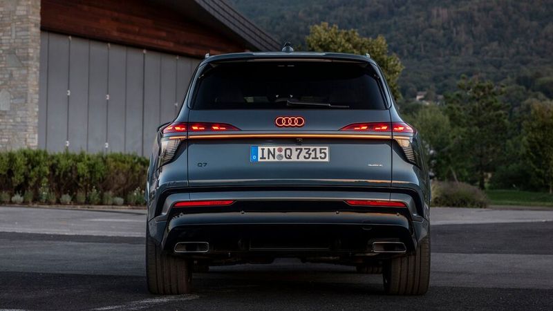 Große Klappe und viel dahinter: Der Kofferraum lässt sich auf deutlich über zwei Kubikmeter erweitern. (Bild: Audi)