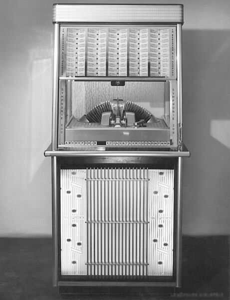 1954: Harting wird mit dem Bau von Musikboxen beauftragt. (Harting)