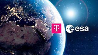 Naturkatastrophen können bodengebundene Kommunikationsnetzwerke zerstören. Hybride Netzwerke, die Erde, Himmel und Weltraum nutzten, hielten die Kommunikation aber aufrecht. Deshalb kooperiert die Deutsche Telekom jetzt mit der ESA und anderen Partnern. (Bild: Deutsche Telekom / ESA)