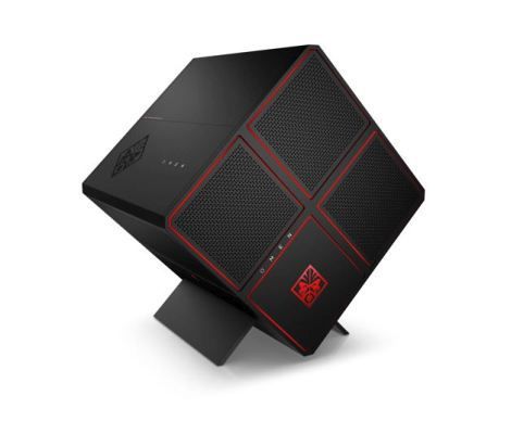 HP OMEN X Desktop Gaming Computer: Zwei dezente Stützen verleihen dem HP Omen X Desktop das Aussehen eines Computers, der um 45 Grad gekippt wurde und auf einer Kante die Balance hält. Diese  Formgebung verbindet der Gaming-Computer mit funktionalen Vorteilen. So ist es sehr einfach, Konfigurationen vorzunehmen oder werkzeugfrei auf den Computer zuzugreifen, zudem unterstützt diese besondere Form die Kühlung. Neun Beleuchtungszonen wechseln die Farbtöne je nach Hardwarenutzung, Audiovorgaben oder nach individuellen Einstellungen, Hersteller HP, Palo Alto, USA. (Bild: Red Dot / HP)