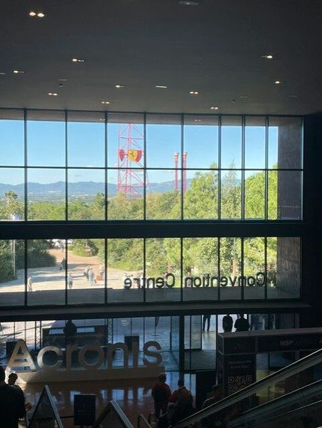 Das Convention Center bot einen fantastischen Blick auf den Port-Aventura-Freizeitpark, zu dem Teilnehmer der MSP Global kostenlosen Eintritt hatten. (Bild: Vogel IT-Medien)