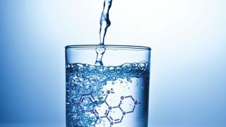 Abb.1: In einem Ringversuch wurde ein Suspect-Screening mit 39 Substanzen in fünf Wasserproben mit unterschiedlicher Matrix durchgeführt. (©lililu, ©_panya_ - stock.adobe.com [M] GötzelHorn)