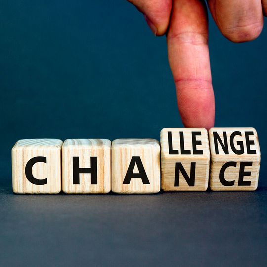 Chance und Herausforderung zugleich: Der Trend zur Nachaltigkeit fordert den  Anlagenbau(Bild:  Dzmitry - stock.adobe.com)