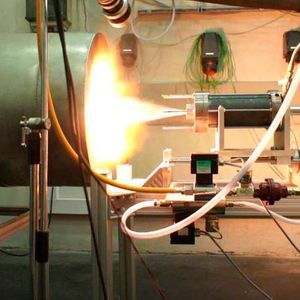 Das Hybridtriebwerk im Test.