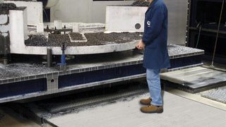 Die Aluminium-Schürze zur Grubenabdeckung von PEI ist bei laufenden Maschinen begehbar. Bild: PEI (Archiv: Vogel Business Media)