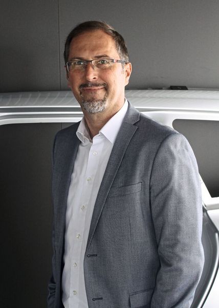 Volker Brielmann ist seit dem 01. Juli neuer CSO bei Allgaier Automotive. Brielmann trägt damit die Verantwortung auf Geschäftsführungsebene für den Vertrieb und das Projektmanagement des Unternehmens. Zuvor war er in verschiedenen Führungspositionen in der Automobilzulieferindustrie – sowohl bei einem internationalen Großkonzern, als auch bei deutsch und chinesisch geführten Mittelständlern – tätig, und bringt dadurch einschlägige Erfahrung aus dem In- und Ausland mit.  (Allgaier Automotive)