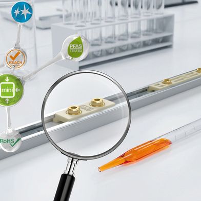 Kompakt, leicht und schmierfrei: Die neue drylin-N-Miniaturführung ermöglicht Verstellaufgaben auf engstem Raum und senkt die Kosten gegenüber vergleichbaren Kugelumlaufsystemen um bis zu 50 Prozent. (Bild: igus)