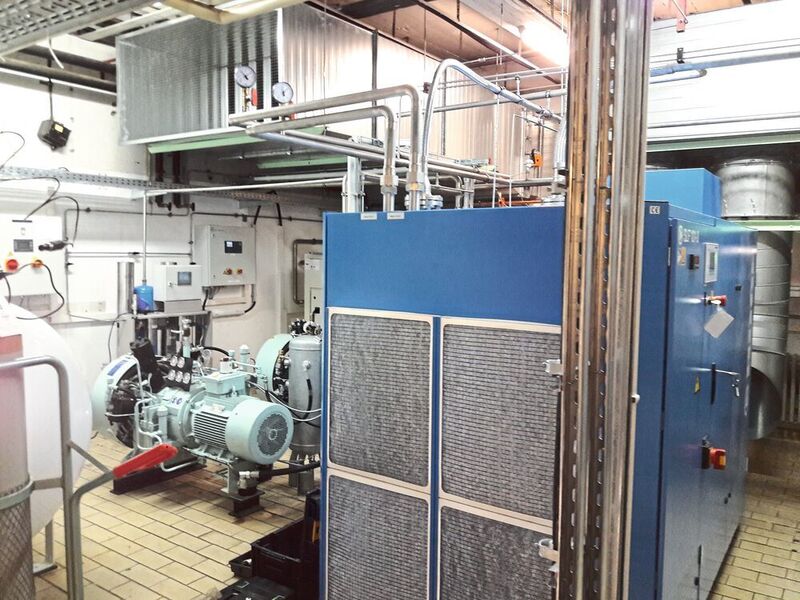 Für die Universität Gießen entwickelte Vorbuchner eine Anlage zur Verflüssigung von Helium. Für diesen Prozess wird ein abgewandelter Boge Schraubenkompressor SLF 101-3 zur Heliumverdichtung eingesetzt.

 (Boge)