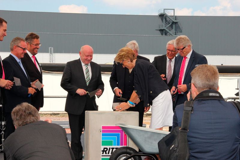 gefolgt von Frau Loh, (Bild: Reinhold Schäfer)