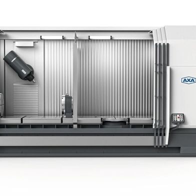 Mit der größeren VHC zeigt AXA ein Fahrständer-Bearbeitungszentrum für die 5-Achs-Bearbeitung, das unterschiedliche Bearbeitungskonzepte in einer einzigen Maschine vereint.  (Bild: AXA Entwicklungs- und Maschinenbau GmbH)