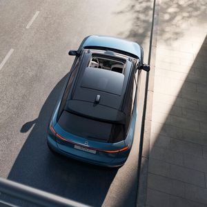 Es gibt ein großes Panoramadach...(Bild:  Nio)