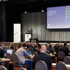 2024 nahmen am Mining-Forum mehr als 400 Experten aus über 20 Ländern sowie 80 Referenten und 45 Aussteller aus Politik, Wissenschaft und Wirtschaft teil.(Bild:  DMT)