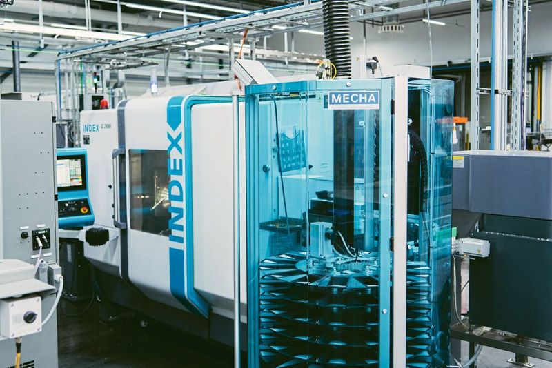 Depot Max verkettet mit einer CNC Drehmaschine. (Bild: Lars Stegmann)