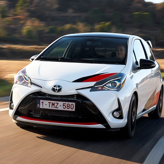 Toyota startet in Richtung Sportlichkeit. Den Yaris gibt es jetzt in der Sportausführung GRMN. Allerdings ist die fast schon ausverkauft.(Bild:  Toyota)