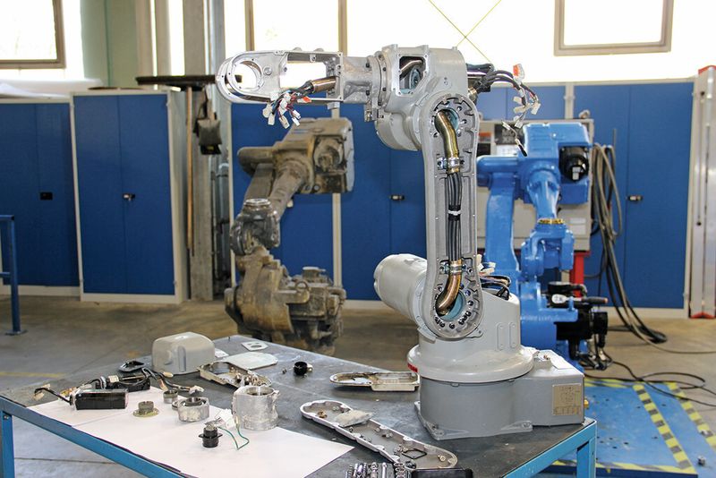 Der Austausch des internenen Kabelbaums ist Standard beim Retrofit. (Bild: Sonnenberg)