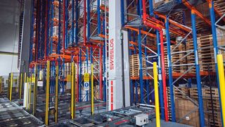 Rockwool stattet seinen Standort in Neuburg mit einem neuen vollautomatischen Hochregallager von Swisslog aus. (Bild: Swisslog)