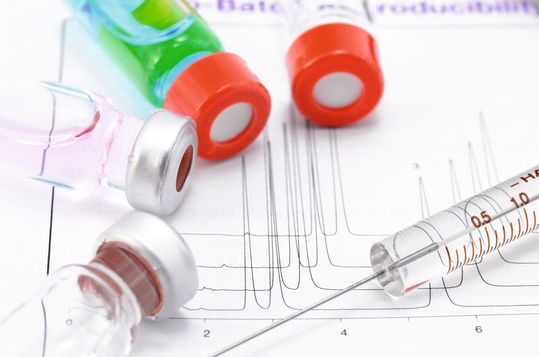 Abb.1: Die präparative HPLC ist in vielen Laboren eine Standardmethode zur Substanzgewinnung. Abb.1: Die präparative HPLC ist in vielen Laboren eine Standardmethode zur Substanzgewinnung.