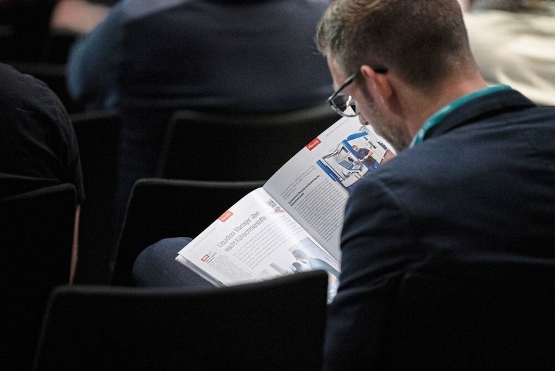 SMM Fertigungsforum: Die Besucher konnten viele interessante Details der Vorträge auch in den Unterlagen zum Forum nachlesen. (Thomas Entzeroth)