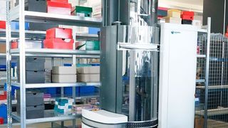 Das Münchner Robotik-Startup Magazino hat mit dem Logistikdienstleister Fiege einen weiteren Kunden für seinen Kommissionier-Roboter TORU Cube gewonnen. (Magazino)