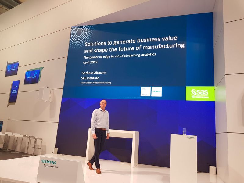 SAS Institute  SAS war Partner in der Mindsphere Lounge von Siemens. Die Software SAS Analytics wird zukünftig auch auf der Mindsphere verfügbar sein. Dazu passend hielt Gerhard Altmann einen Vortrag zum Thema 