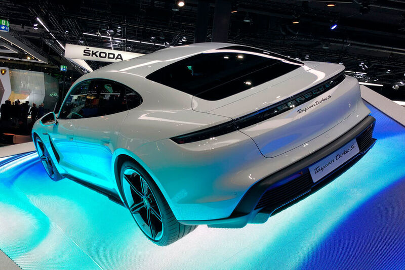 Mit ihm wagen die Zuffenhausener erstmals den Schritt zur reinen Elektromobilität. (Seyerlein/»kfz-betrieb«)