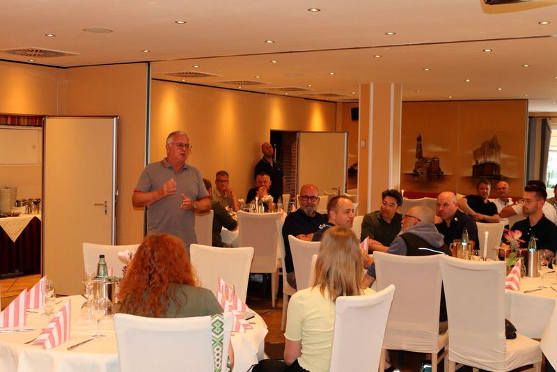 Bernd Weinig, Director Trade Fair Solutions & Partnerships bei der Vogel Communications Group, begrüßte die Aussteller auf dem Ausstellerabend vor dem Messetag. (Bild: Alexander Stark)