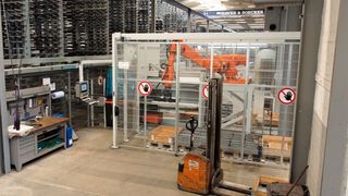 Materialfluss und Halbzeugbearbeitung in produktiver Kombination! Das läuft jetzt im modernisierte Sägezentrum der Haver & Boecker Maschinenfabrik in Münster. Die neuen Systeme stammen von Kasto. (Bild: Kasto)