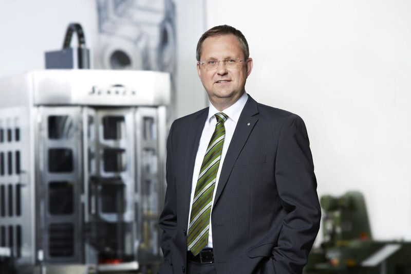 Hommel-Geschäftsführer Gisbert Krause:„Wir zeigen auch der Intec 2013 unser aktuelles Know-how und die Highlights in Sachen Drehen, Fräsen und Kreuzschleifen.“ (Bild: Hommel GmbH)