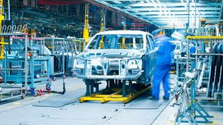 Deutschlandweit sinkt die Kurzarbeit - im Fahrzeugbau bleibt sie mit 24 Prozent jedoch verhältnismäßig hoch. Aber immerhin: Im August lagen die Zahlen noch bei 31 Prozent.  (©安琦 王 - stock.adobe.com)