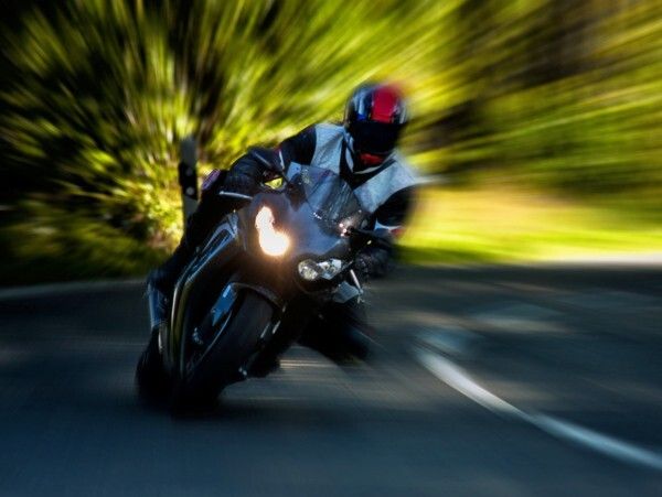 Für Zweiradfahrer bringt 2013 zahlreiche Neuerungen (Bild: Mariaqnne J., pixelio)