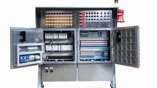 Explosionsgeschütze Steuerung für Verladearme (Archiv: Vogel Business Media)