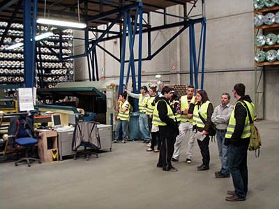 Der Kontraktlogistiker Hoves van Eupen GmbH bewirtschaftet das Max-Bahr-Logistik-Zentrum. Im 29000 m² großen Lager bekamen die Besucher einen Eindruck, wie Winkelschleifer, Schraubenzieher und Teppichrollen den Weg in die deutschlandweit 80 Baumärkte finden. (Archiv: Vogel Business Media)