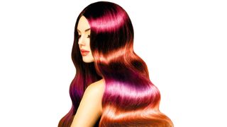 Mithilfe einer Statistik-Software kann die Rezeptur von Haarcolorationen überwacht werden. (Bild: © Subbotina Anna_Fotolia.com)