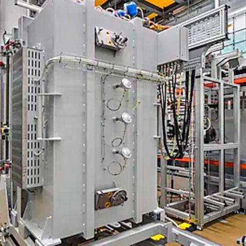 Side view of the experimental unit.