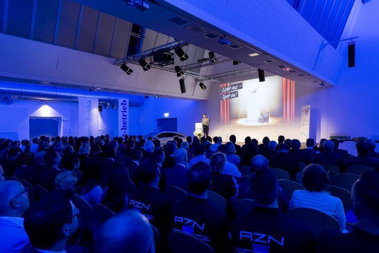 Rund 200 Gäste kamen zur Preisverleihung ins Würzburger Vogel Convention Center. (Stefan Bausewein)