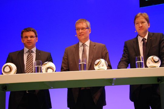 Carsten Duddek, Leiter Werbung (l.) und Jens Schulz, Leiter Neuwagendisposition, informierten über Vertriebsinstrumente. (Archiv: Vogel Business Media)