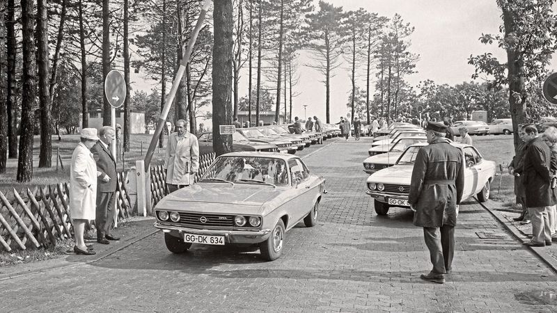 Diese nach dem Veranstaltungshotel und der malerischen Holsteinischen Schweiz benannten Routen standen auch jetzt wieder im Mittelpunkt der 50-Jahre-Feierlichkeiten. (Bild: Opel Automobile GmbH)