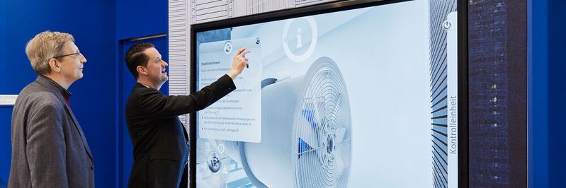 XR-Anwendungen eignen sich geräteunabhängig für die Präsentation beim Kunden, können aber auch auf klassischen Messen den Verkaufsprozess unterstützen. XR-Anwendungen eignen sich geräteunabhängig für die Präsentation beim Kunden, können aber auch auf klassischen Messen den Verkaufsprozess unterstützen.