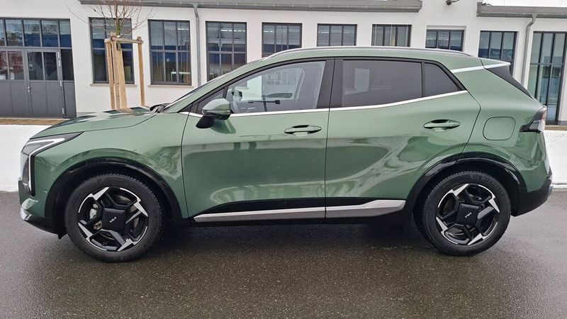 Die Abmessungen: Der Kia Sportage ist 4,5 Meter lang, knapp 1,9 Meter breit und gut 1,6 Meter hoch. Das Modell hat einen Radstand von knapp 2,7 Metern. (Bild: Dominsky – VCG)